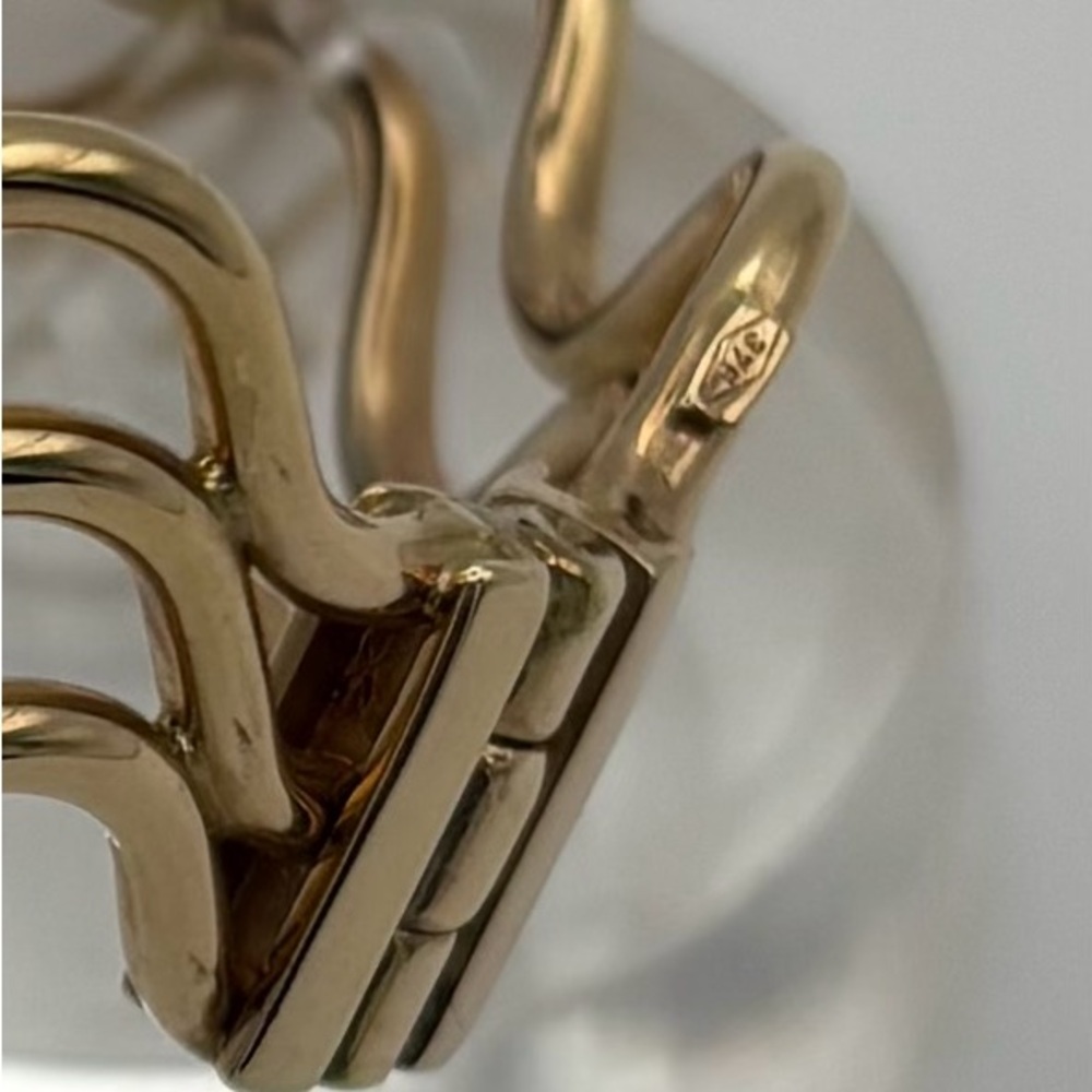 Elegant Gold Wave Bracelet - Picture 4 of 6